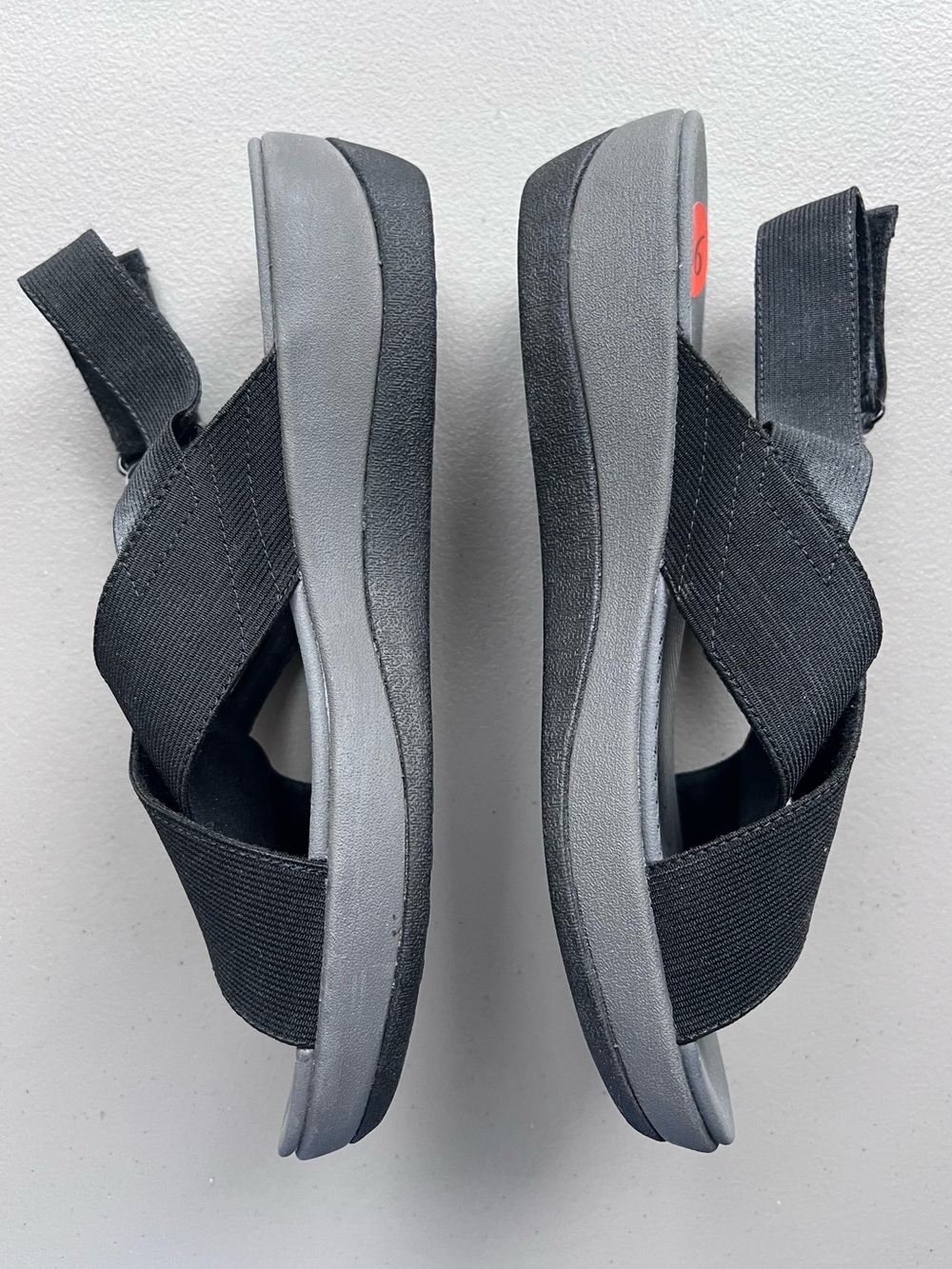 Cloudsteppers by Clarks Arla Kaydin Black Crisscross-Strap Sandals (9.5 M) New - Picture 6 of 9